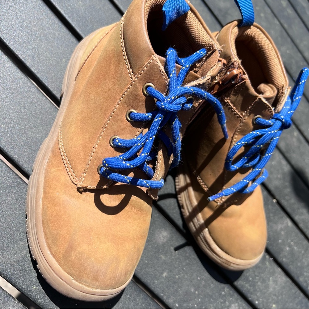 🌞Leather boots size 13 kids Nordstrom brand gently used excellent condition🌞